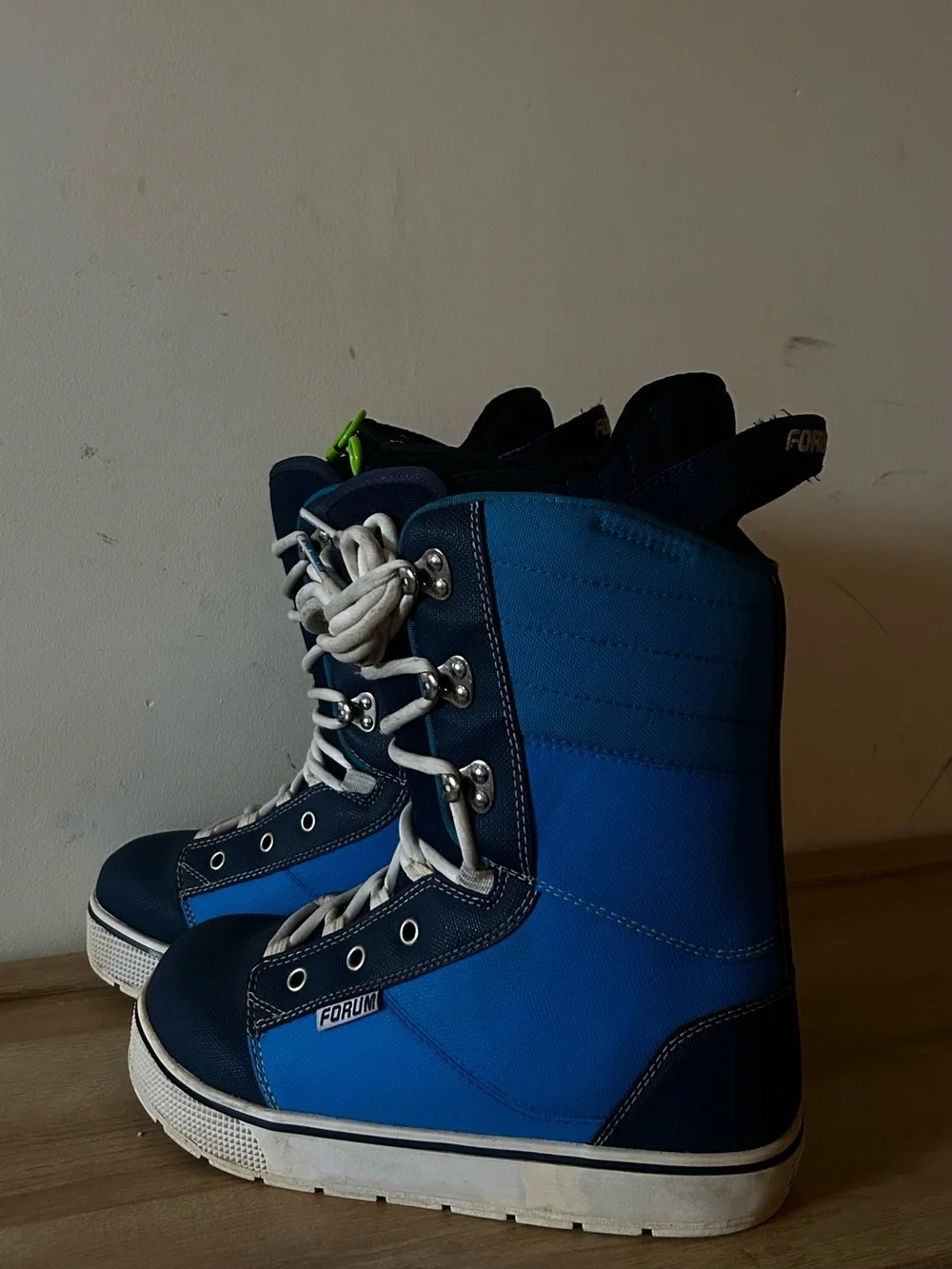 Men's Blue Snowboard Boots with White Laces